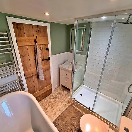 Finest Retreats - Ingleside * Whitby