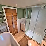 Finest Retreats - Ingleside * Whitby